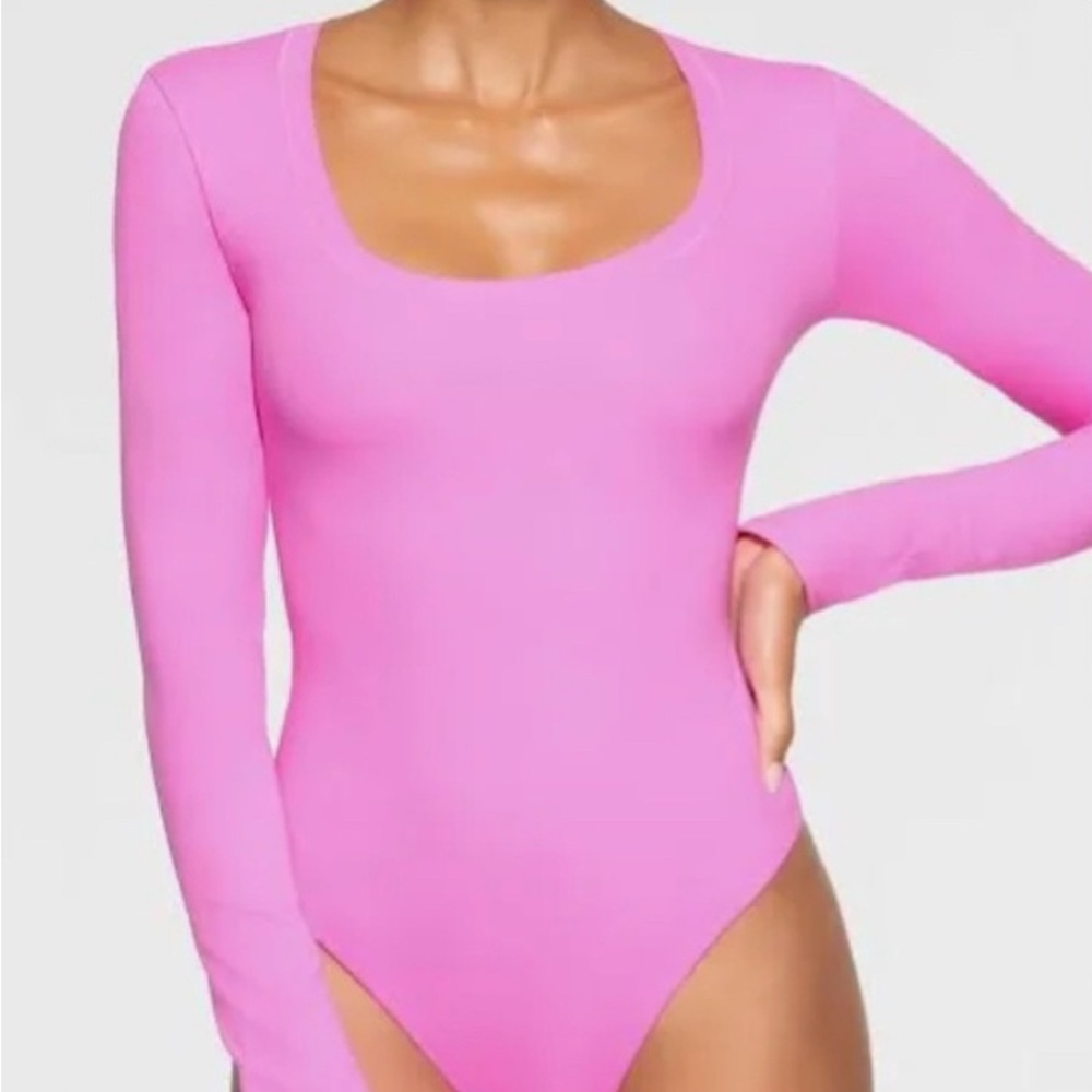 SKIMS Pink Long Sleeve Bodysuit in Deep Orchid Size Medium